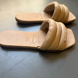 Havaianas Beige Slide Sandals